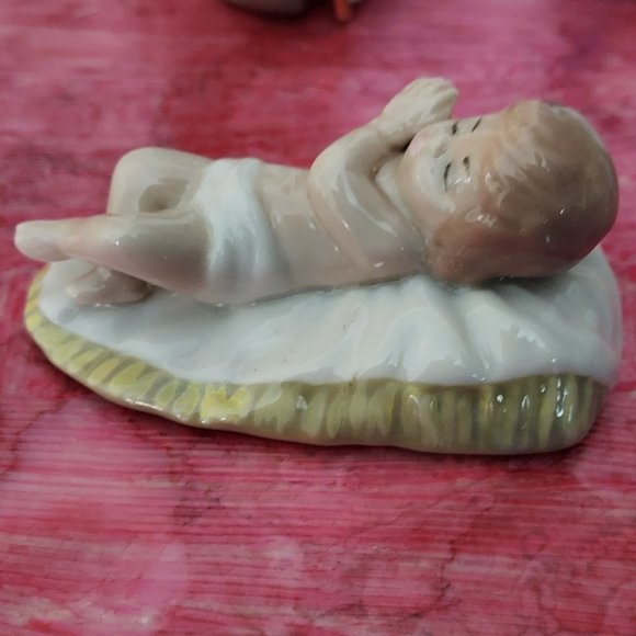 Casades Porcelain Nativity 3 pc Set - Made in Spain - Picture 5 of 16